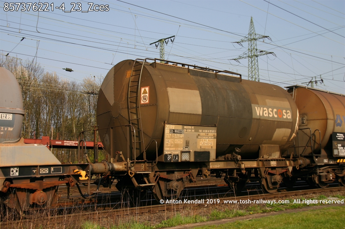 857376221-4_23_Zces.jpg